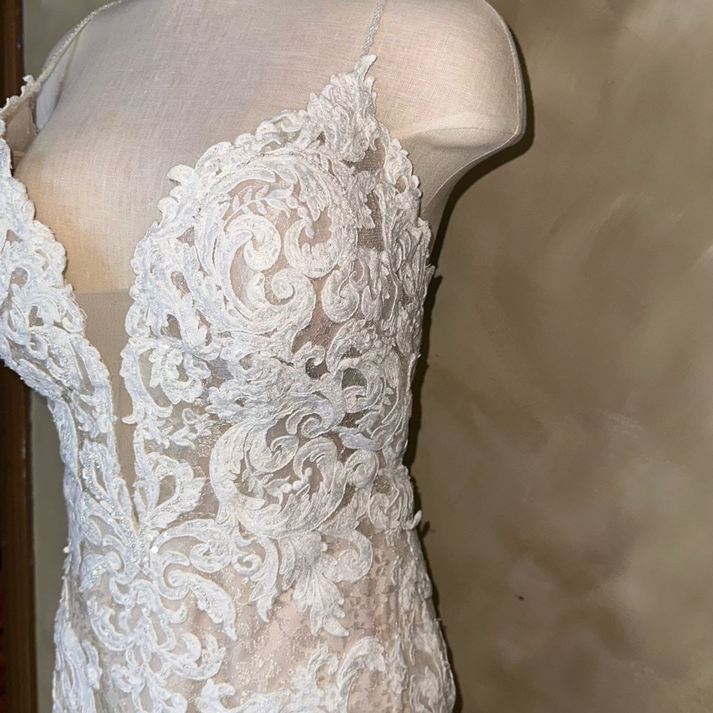 Maggie Sottero White Lace Sheath Wedding Dress - Picture 5 of 16